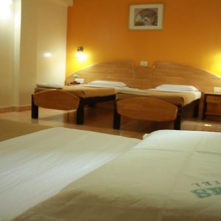 Tom'S Hotel Bangalore Luaran gambar