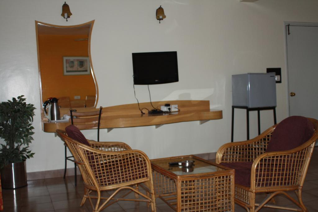 Tom'S Hotel Bangalore Luaran gambar