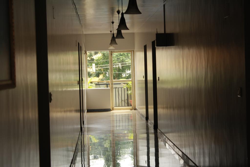 Tom'S Hotel Bangalore Luaran gambar