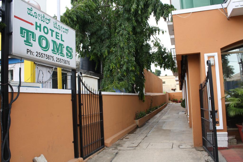 Tom'S Hotel Bangalore Luaran gambar