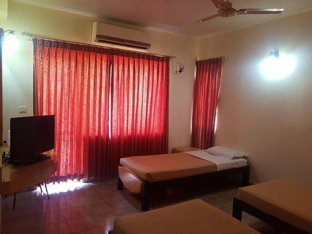 Tom'S Hotel Bangalore Luaran gambar