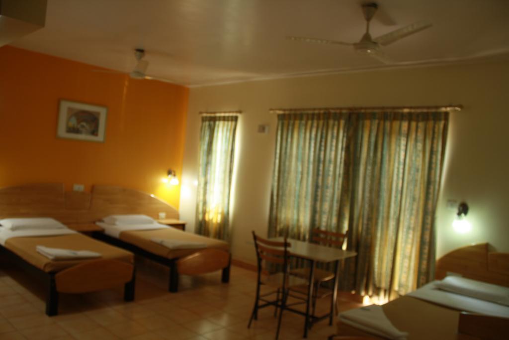 Tom'S Hotel Bangalore Luaran gambar