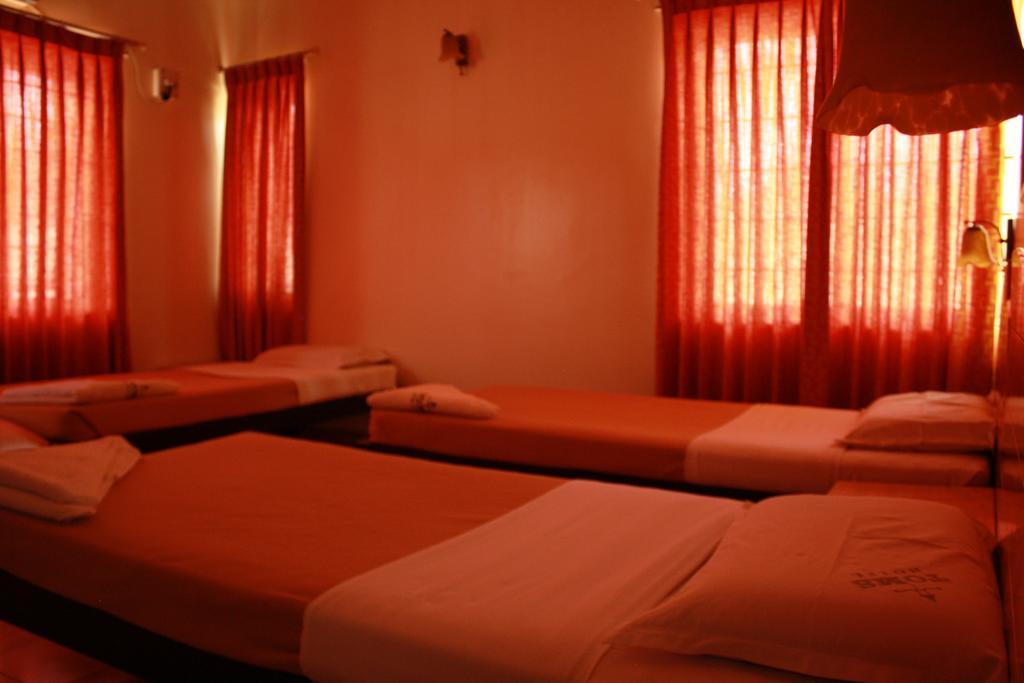 Tom'S Hotel Bangalore Luaran gambar