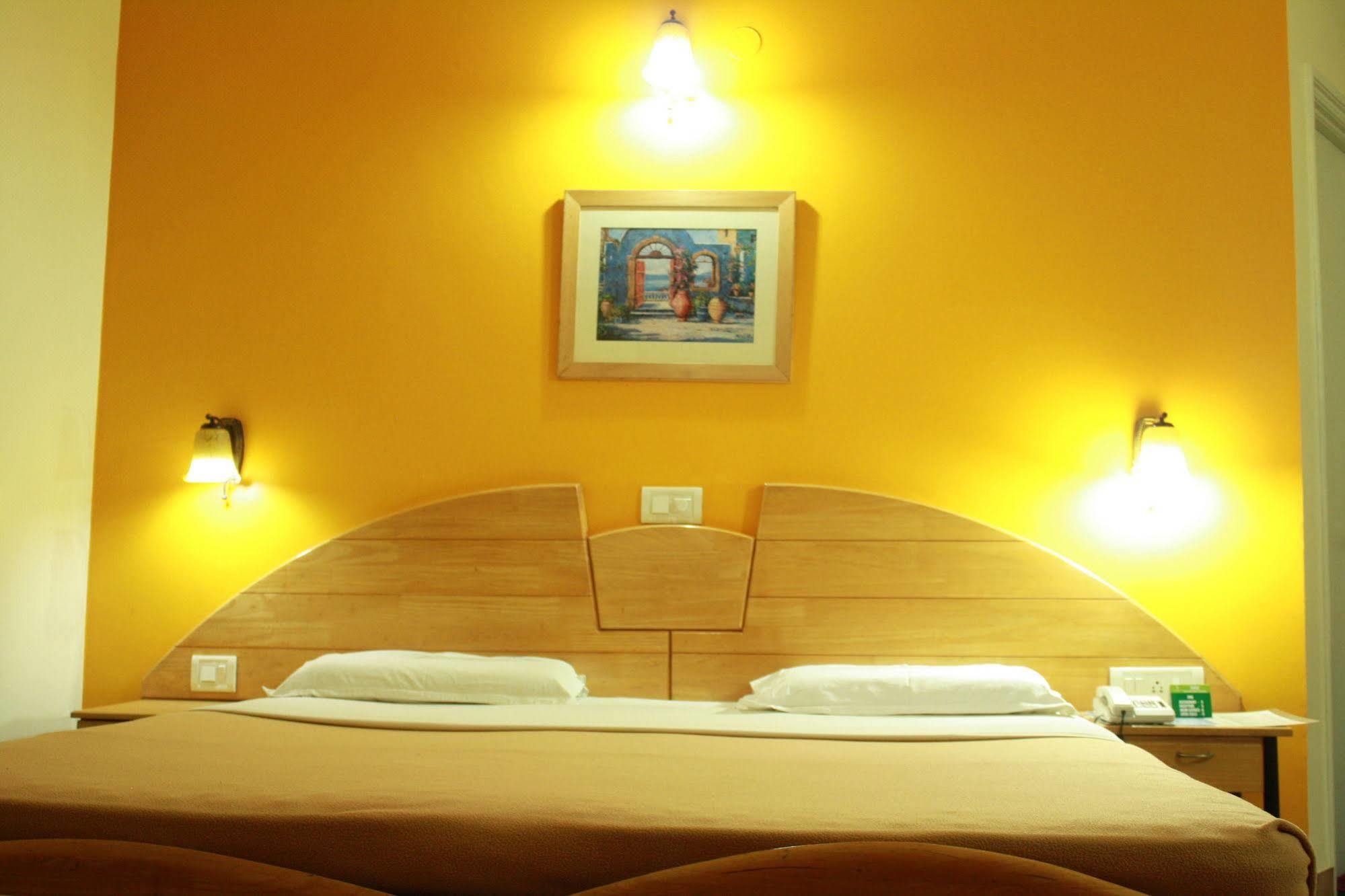 Tom'S Hotel Bangalore Luaran gambar