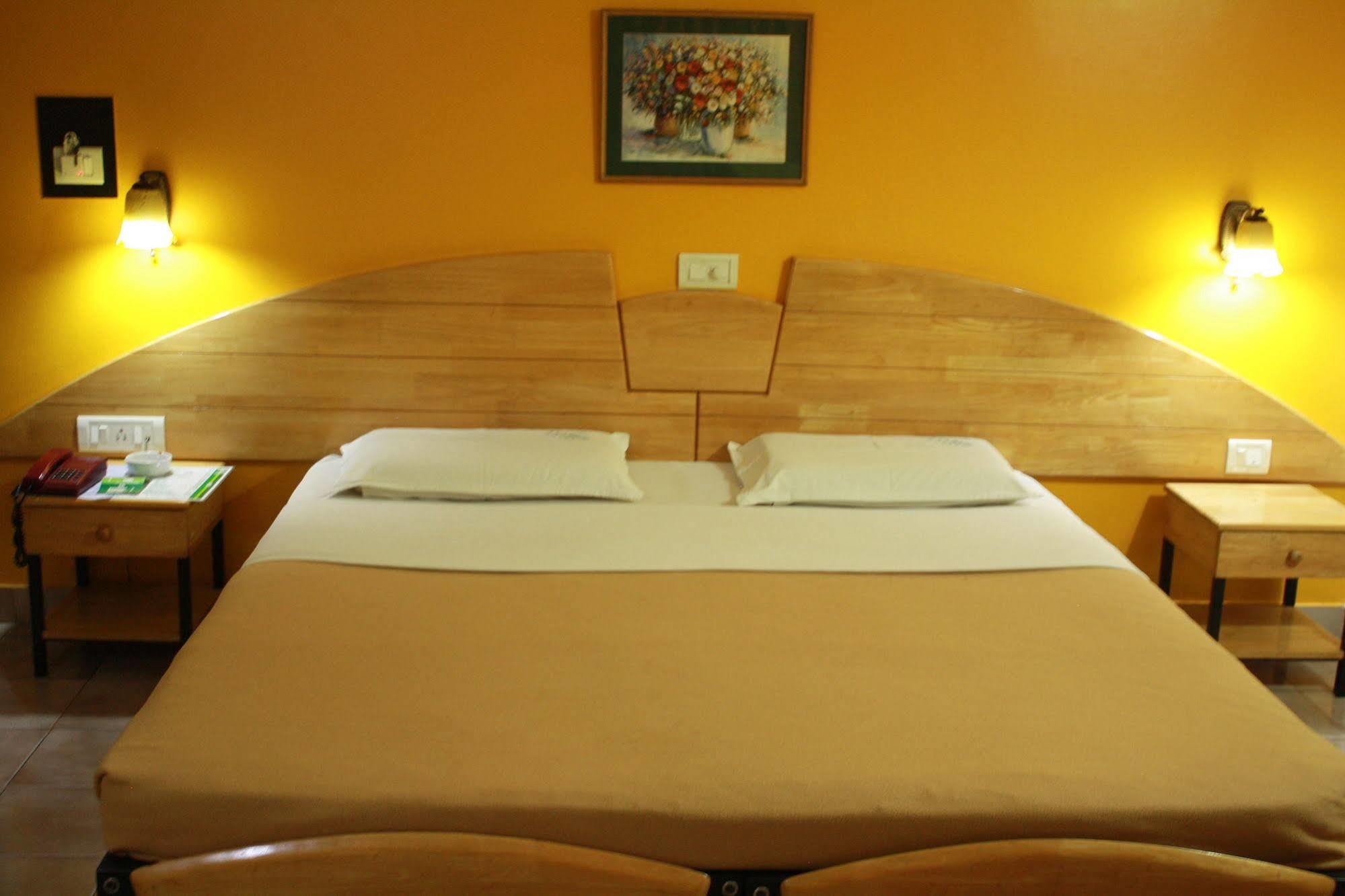 Tom'S Hotel Bangalore Luaran gambar