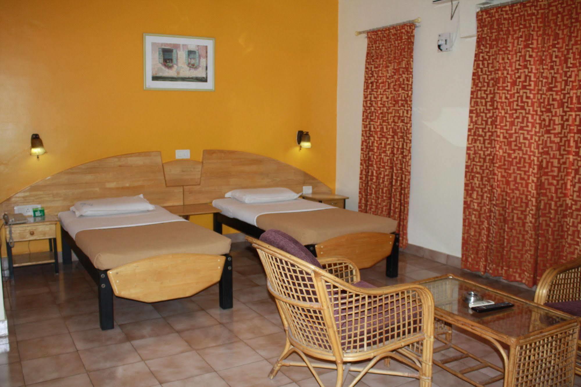 Tom'S Hotel Bangalore Luaran gambar