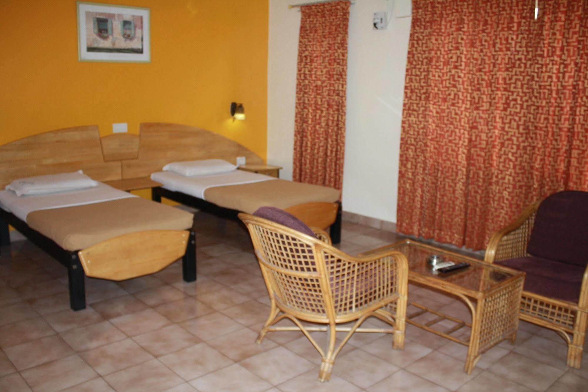 Tom'S Hotel Bangalore Luaran gambar