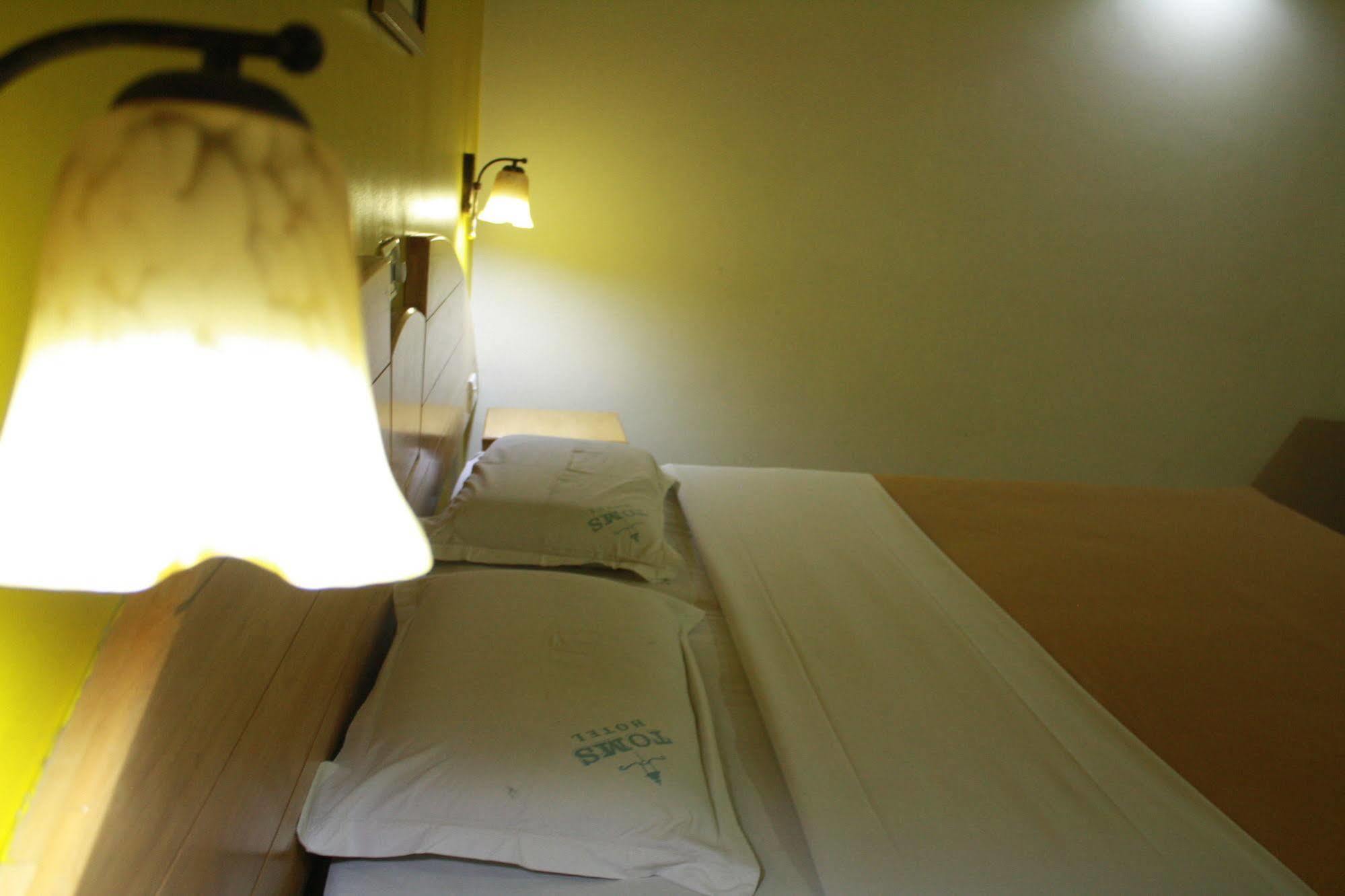 Tom'S Hotel Bangalore Luaran gambar