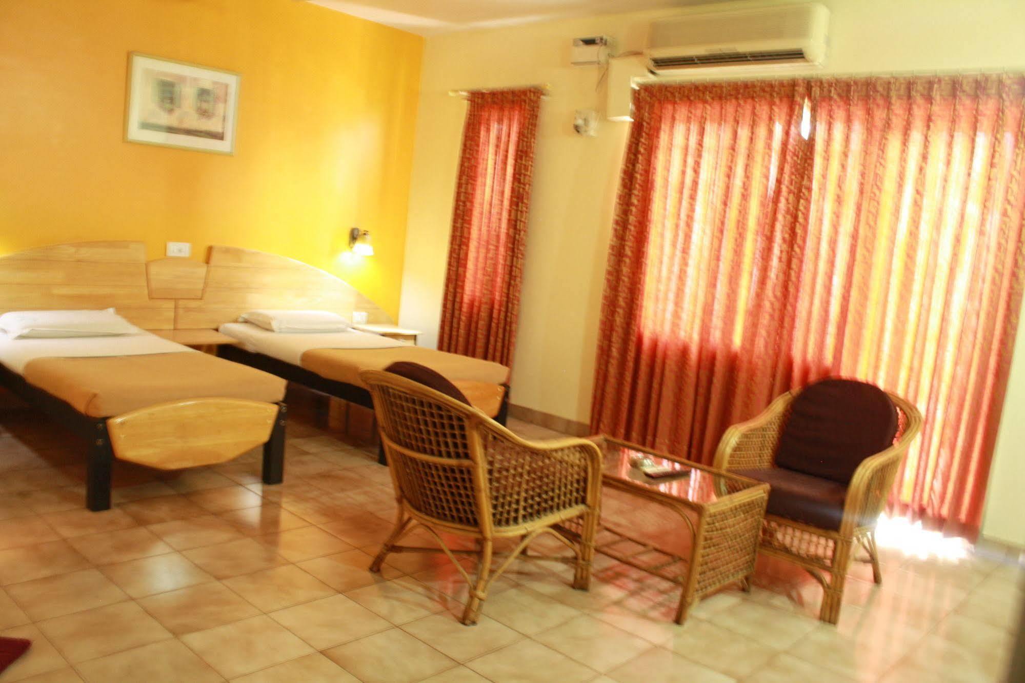 Tom'S Hotel Bangalore Luaran gambar