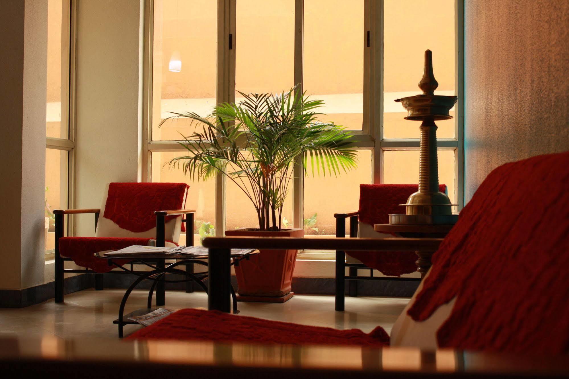 Tom'S Hotel Bangalore Luaran gambar