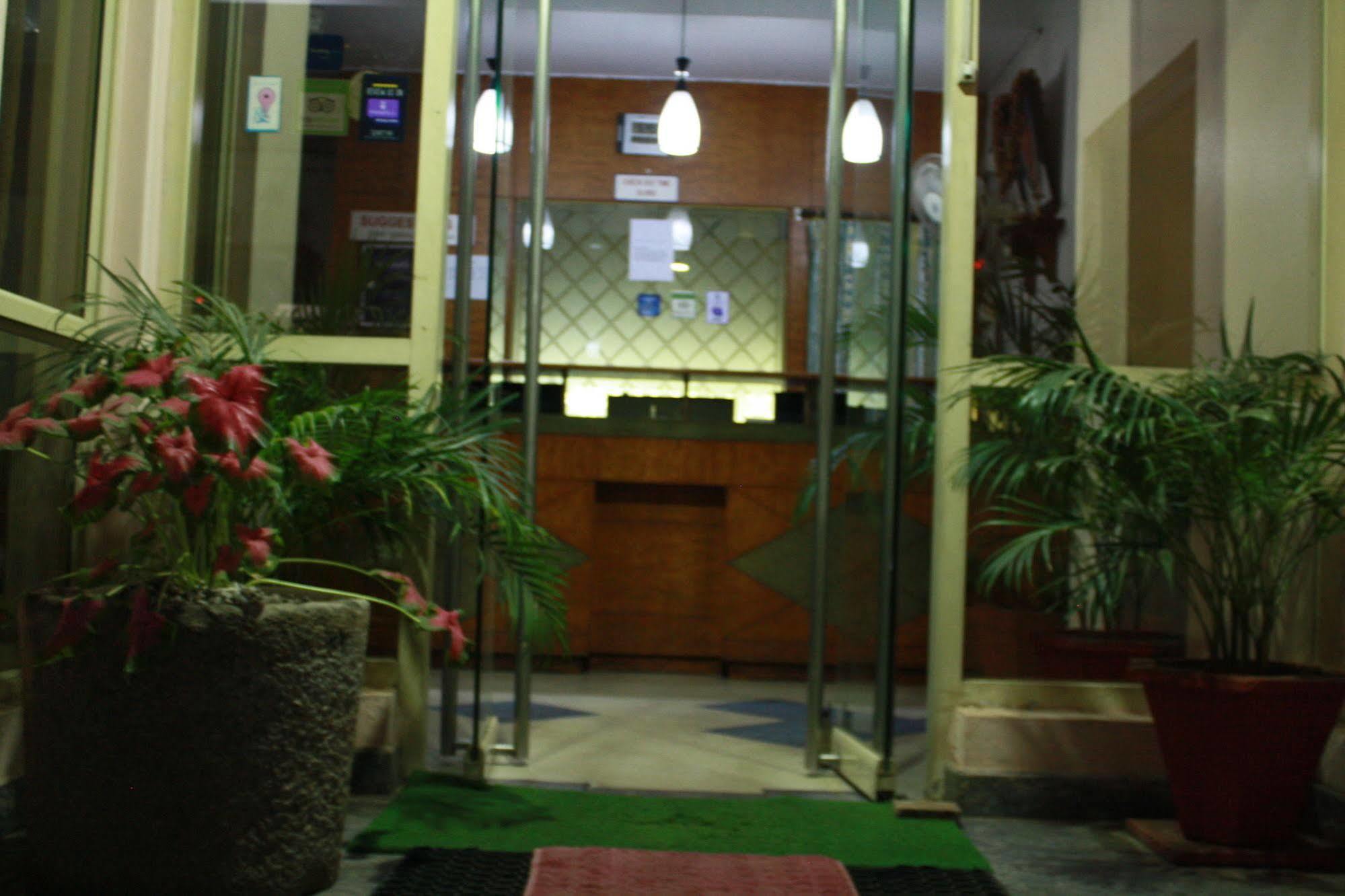Tom'S Hotel Bangalore Luaran gambar